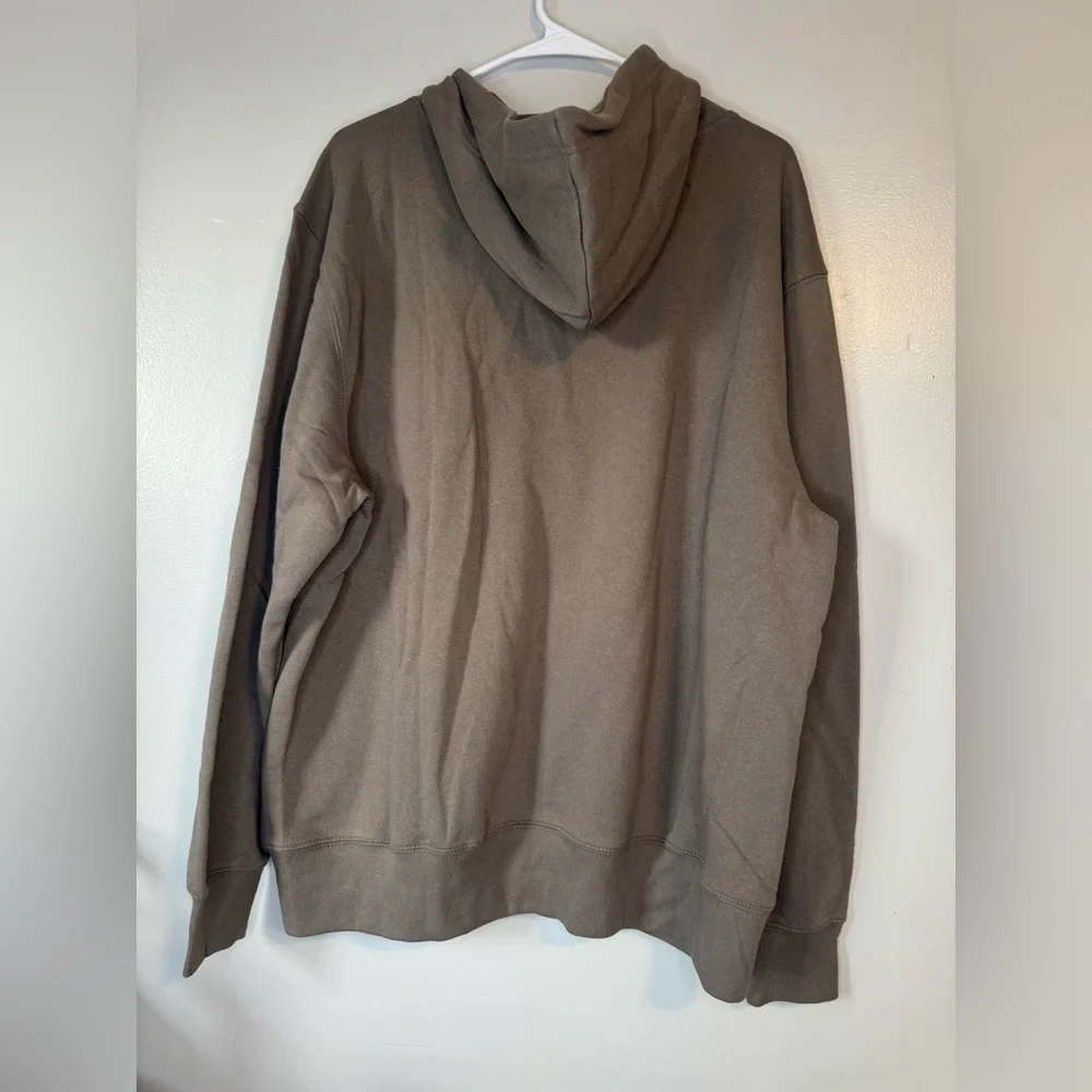 NWT Realtree Brown Hoodie with Dog Design